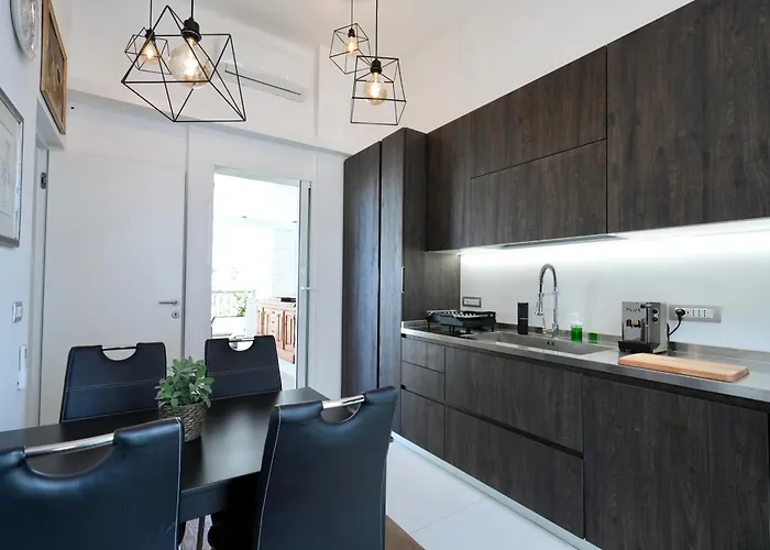 Maracu, Exclusive With Terrace Bari